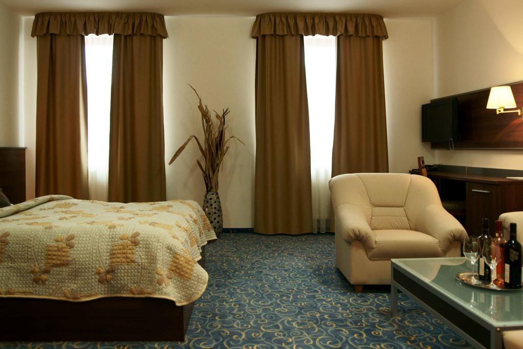 Hotel Barbakan Trnava Oda fotoğraf